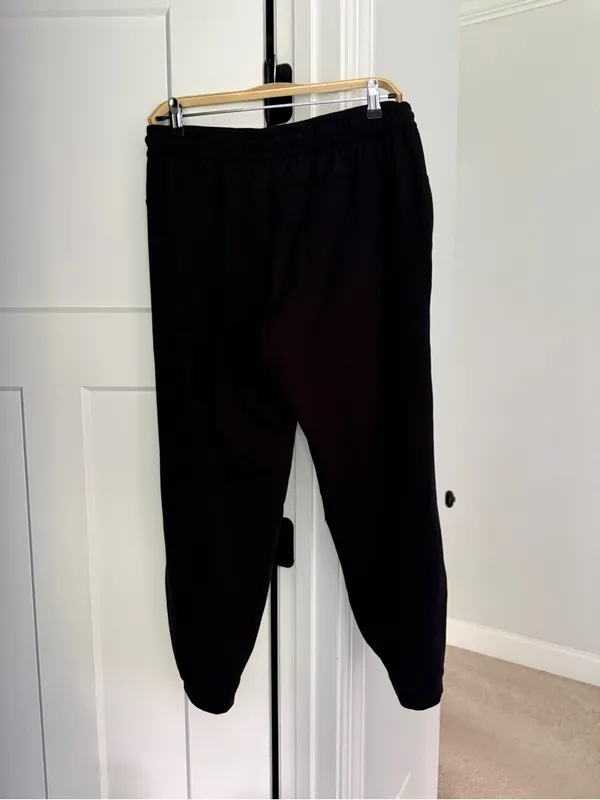 Lululemon Soft Jersey Classic-Fit Mid-Rise‎ Jogger Black Pants - Image 6