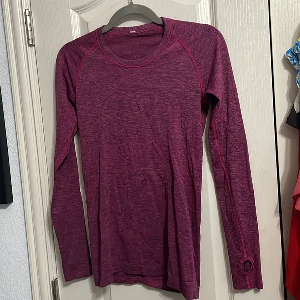 Lululemon Swiftly Tech Long Sleeve Crew in Heathered Jewelled Magenta - Image 3