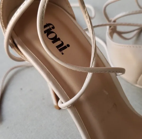 Fioni Laced Heels, Size 7.5 - Image 13