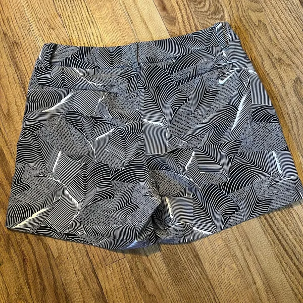 Nike Golf Dri-FIT Shorts Black White Optical Wave‎ Print Womens 2 - Image 2