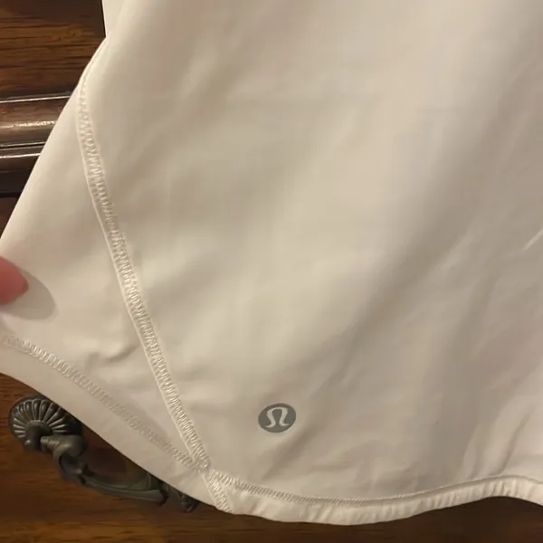 White Lululemon Tank Top, size 4, Great Condition - Image 2