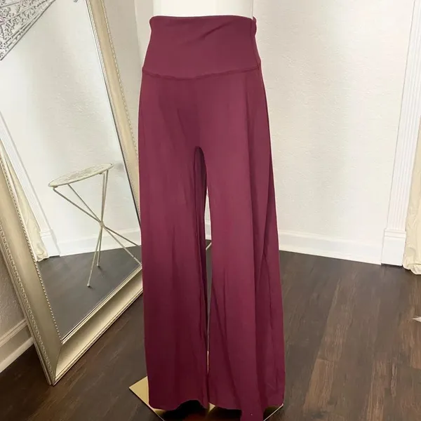 NWT High Waisted Yoga Casual Wide Leg Pants Size M Burgundy Red - Image 2