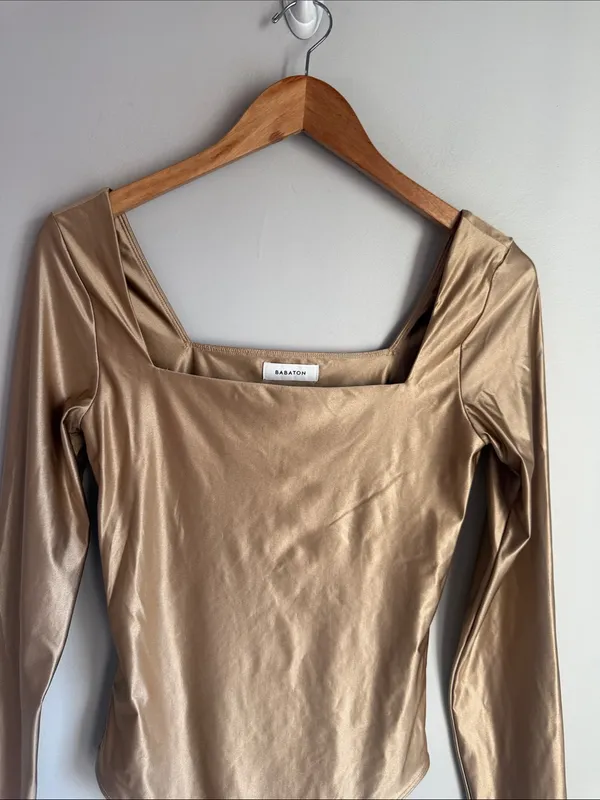 Aritzia Babaton Bodysuit Satinette Squareneck Longsleeve Medium - Image 3