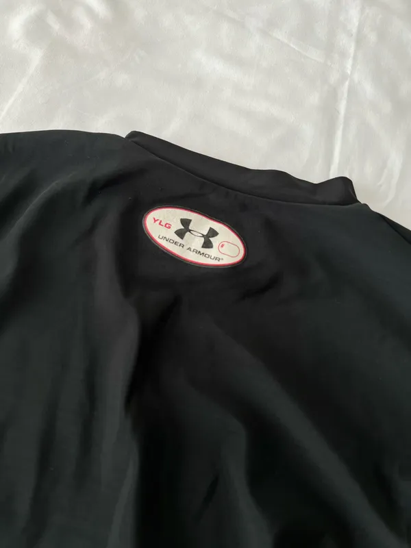 Under Armour Youth Size Black Long Sleeve Undershirt - Image 4