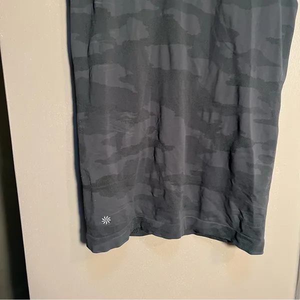 Athleta Women's Size Small Speedlight Camo Tank Top‎ Racerback Green Rapids - Image 5