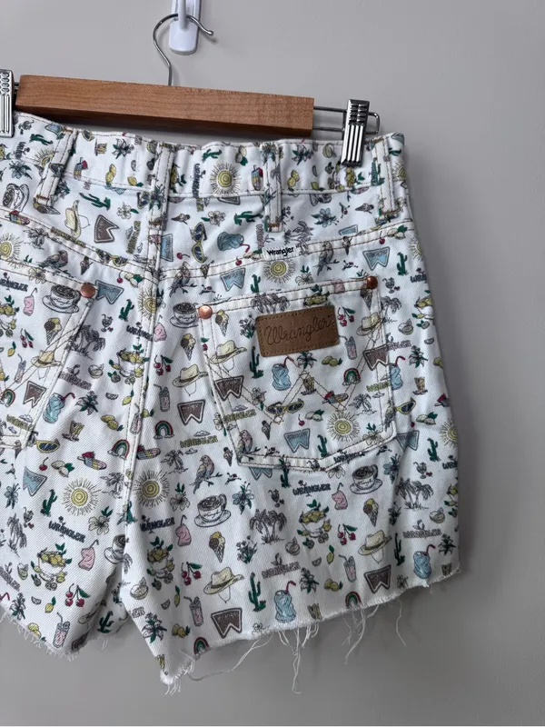 Wrangler Donna High Rise Shorts - Image 10