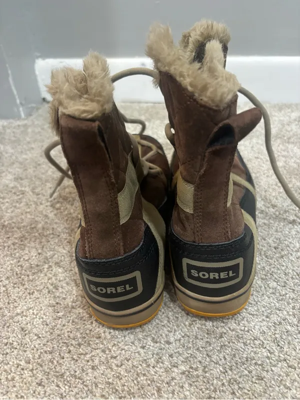 Sorel Women's Glacy Explorer Shortie Waterproof Snow Boot Size 8 US winter boot - Image 5