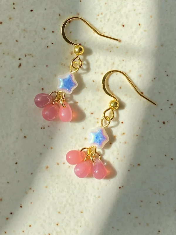 Handmade czech glass mini star & pink teardrop beads earrings🩷💫 - Image 6