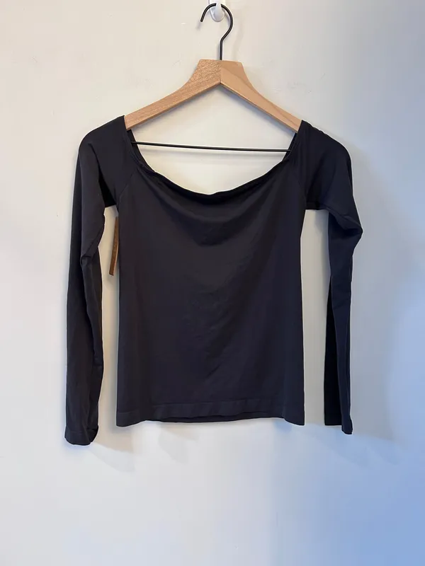 Skims Soft Smoothing Seamless off the shoulder top Eclipse Large NWT - Image 4
