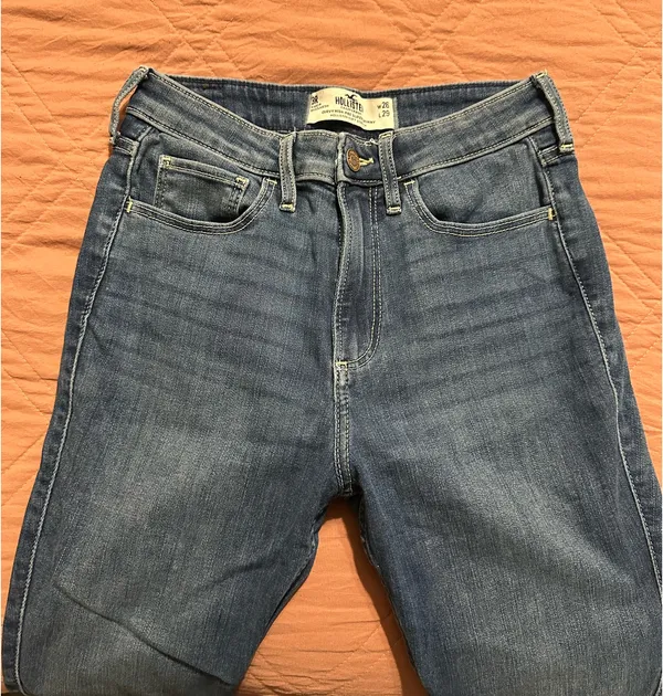 Hollister Curvy High-Rise Skinny Jeans - Image 2