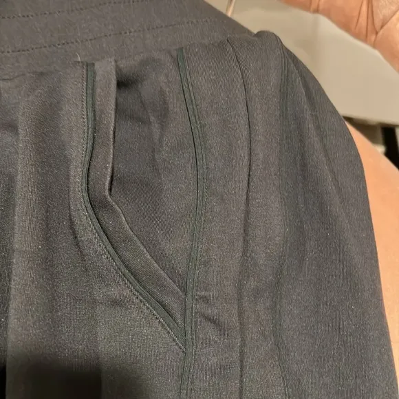Fabletics like new medium jogger pants with‎ pockets - Image 5