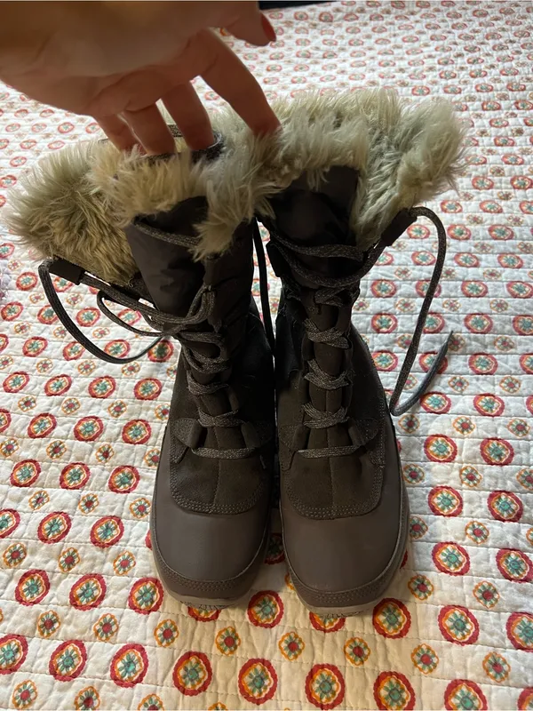 EUC The North Face Nuptse Purna Dusty Purple Faux Fur Winter Boots size 7.5 - Image 5