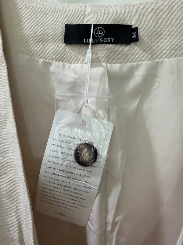 NWT Neutral Sleeveless V - Image 4