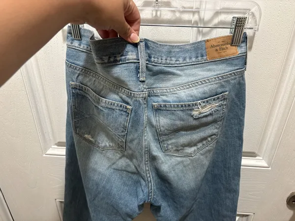 Abercrombie & Fitch Distressed Light Wash Skinny Jeans Size 4 W27 - Image 9