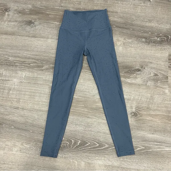 Beyond Yoga Alloy Sparkle High waisted Midi Legging in Blue & Shiny Sparkle XS - Image 4