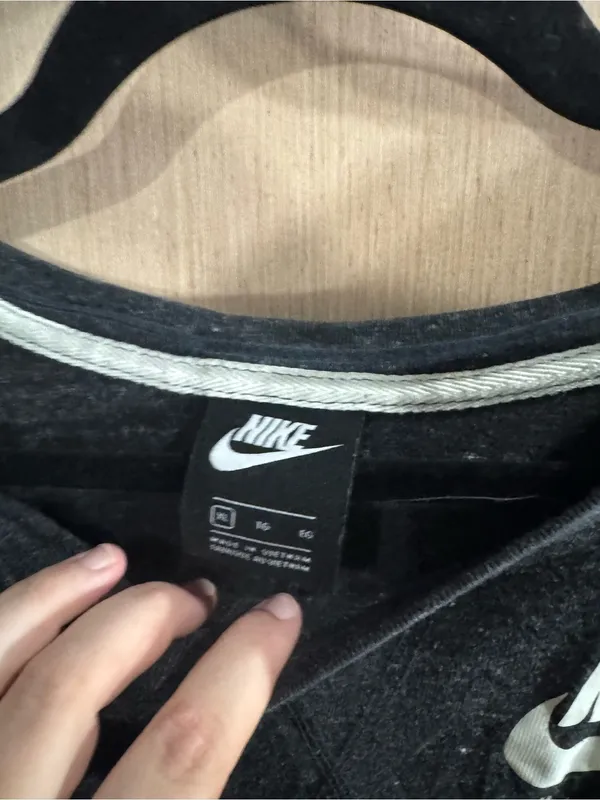 Women’s Nike Dark Gray Long Sleeve Lightweight Sweatshirt Size XL - Image 3