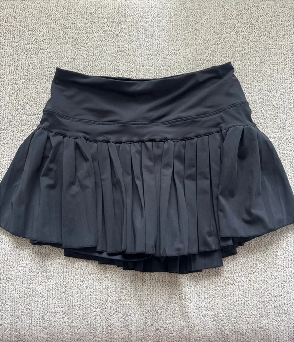Gold Hinge Black Pleated Tennis Skirt - Image 4