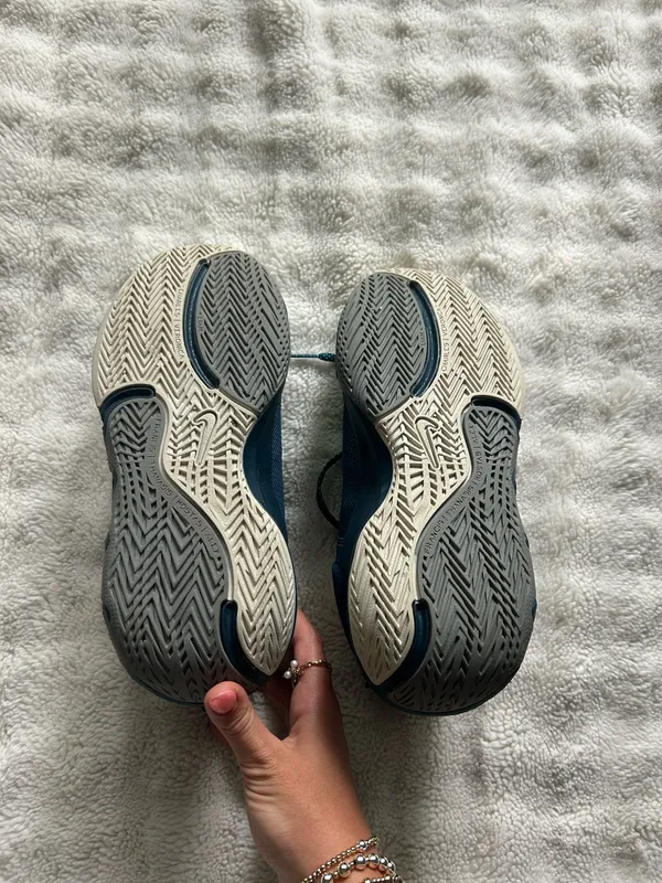 Nike Basketball Shoes - Image 2