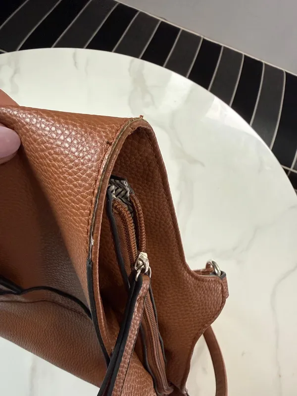 Everyday Classic Brown Leather Tote Tan - Image 10