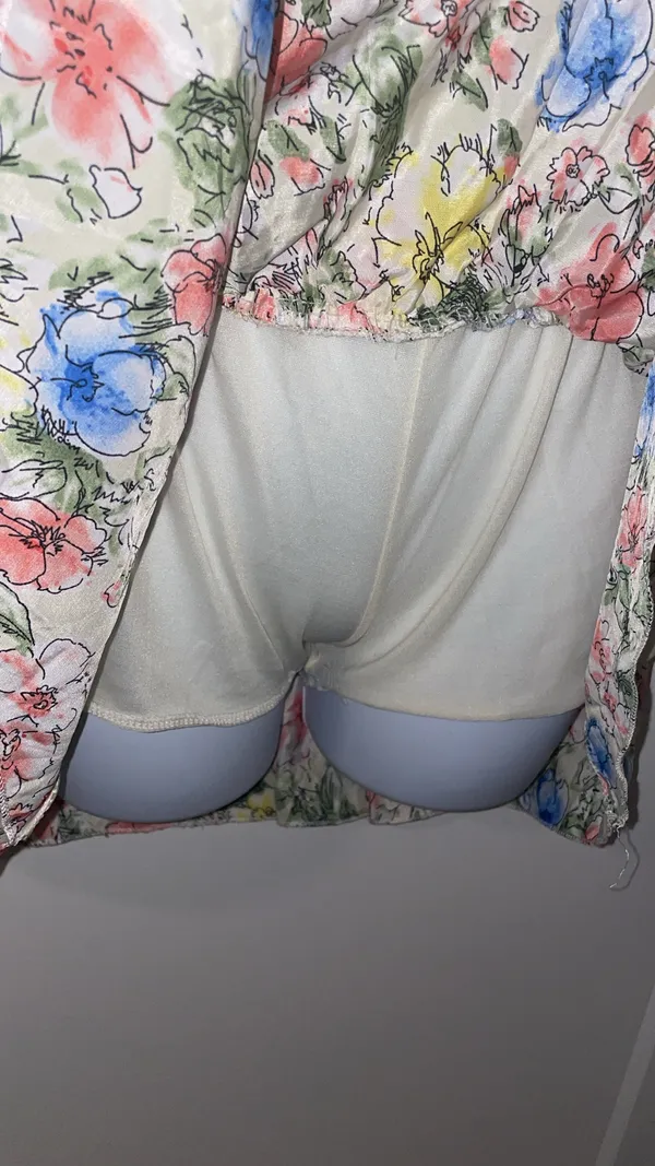 Hardly Worn Floral Mini Skirt with under pants - Image 6