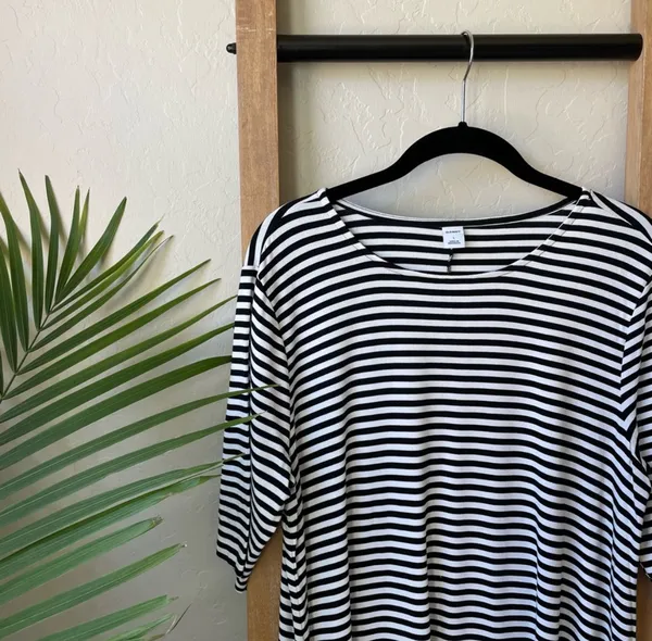 NWOT Old Navy Black and White Striped Stretch Flare Midi Dress - Image 2