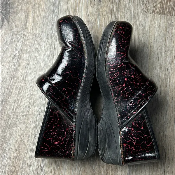 Dansko Pro XP 2.0 Patent Leather Clogs Size 40 (US 9.5-10) - Image 8