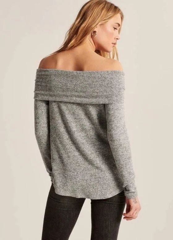 ‼️Abercrombie Cozy Off-the-Shoulder Lightweight Sweater Top‼️ - Image 3