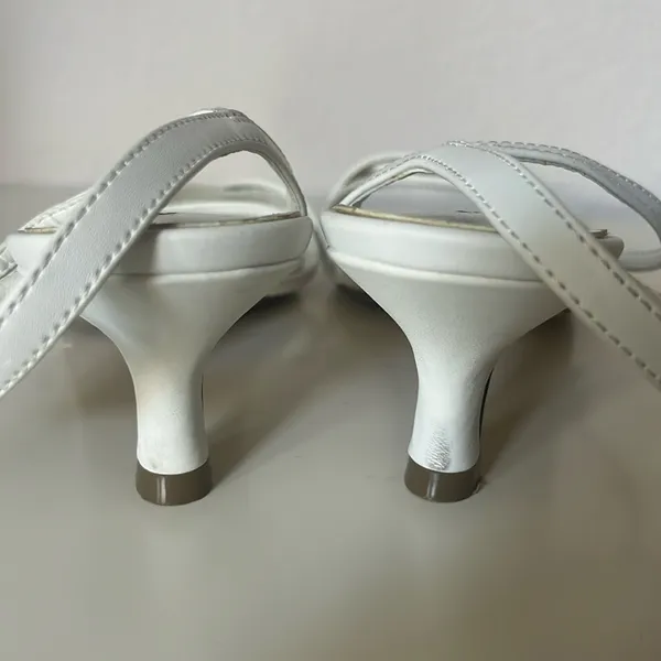 Classified Strappy Kitten Heels in White Silver Women's Size 6.5 - Image 4