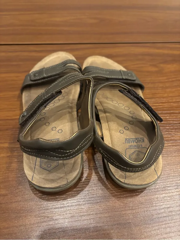 Khombu Brown Comfort Sandals Straps Size 7 Walking - Image 3