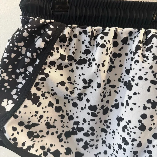 Fabletics Women’s Running Shorts Size M - Image 3