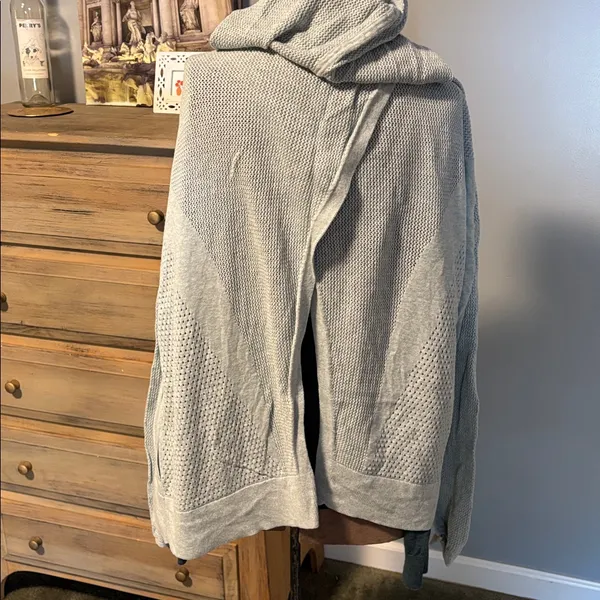 Lululemon Still Movement Wrap Light Seafoam Green Hooded Cardigan Sweater - Image 5