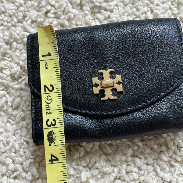 New condition Tory Burch black leather turn lock mini wallet - Image 8