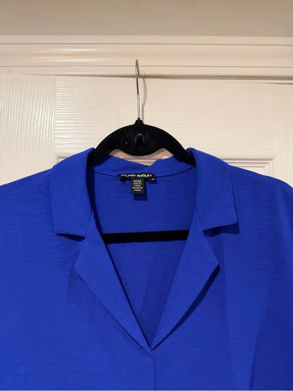 NWOT Hilary Radley Size M Blue Short Sleeve Collared V Neck Tunic Blouse Top - Image 2