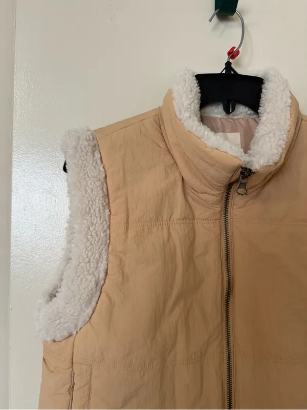 Thread & Supply Sherpa Trim Cropped Vest NWT Size S Tan - Image 3