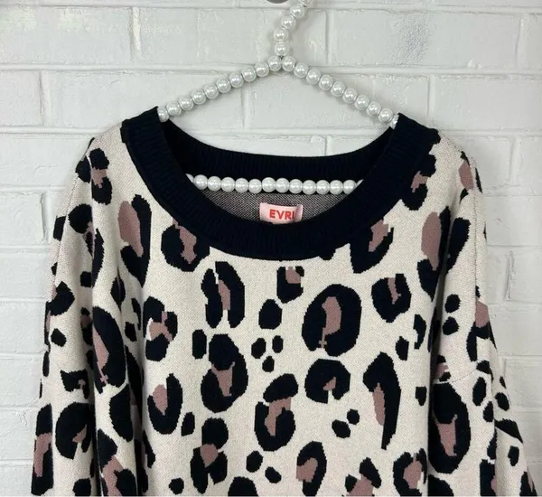 NWT Evri Animal Print Cozy Knit Sweater Plus Size 4X - Image 4