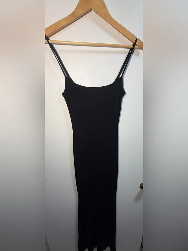 NWT Few Moda Black Ribbed Maxi Dress Adjustable Straps Size Medium - Image 3