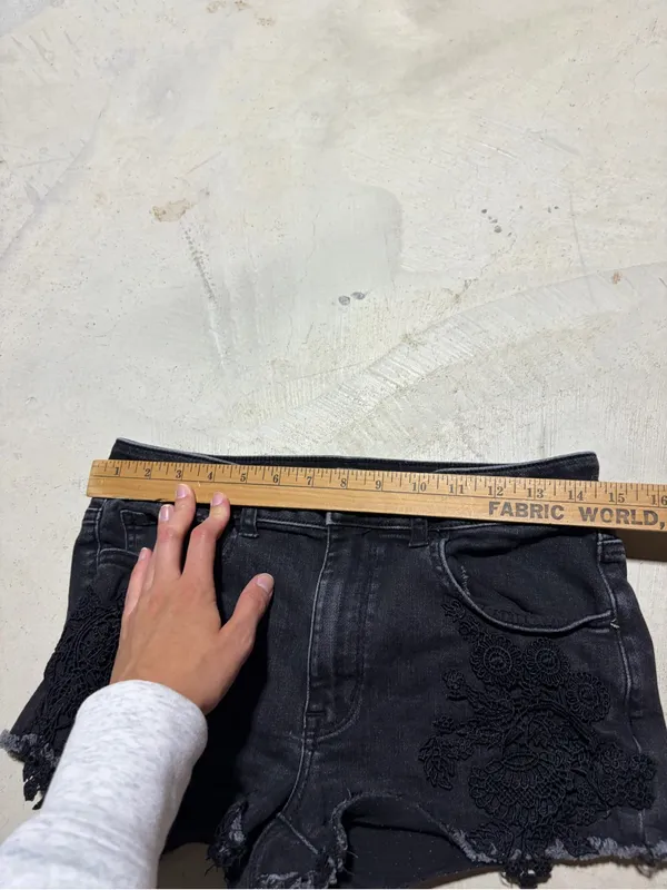 American Eagle hi-rise shortie Black Lace-Applique Denim Shorts 8 - Image 5