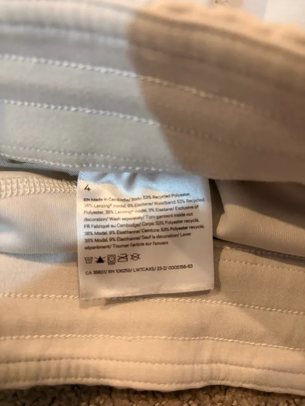 Lululemon Softstreme High-Rise Shorts 4" - Image 4