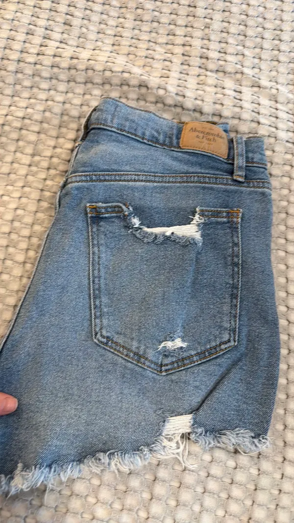 Abercrombie High Rise Shorts Size 28 - Image 2