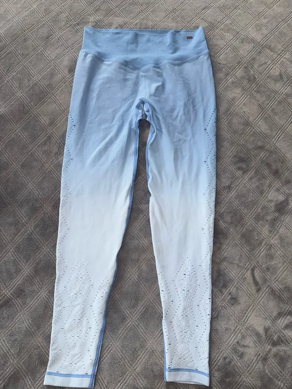 PINK Victoria Secret seamless leggings and top set perforated, light blue - Image 7