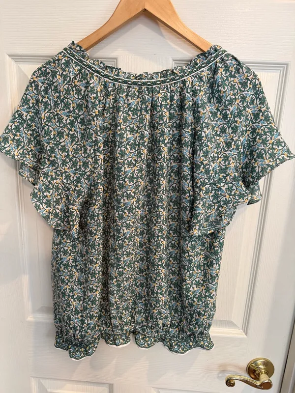 Max Studio Green and Cream Floral Peasant Blouse - Image 5