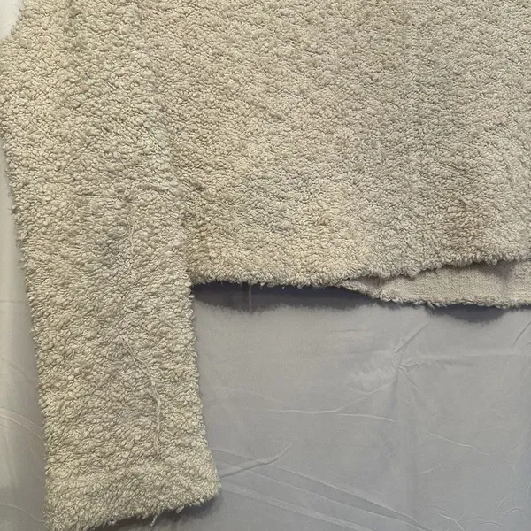 Free People‎ Size Large Beige Ivory Oversized Boucle Sweater V Neck Long Sleeve - Image 2