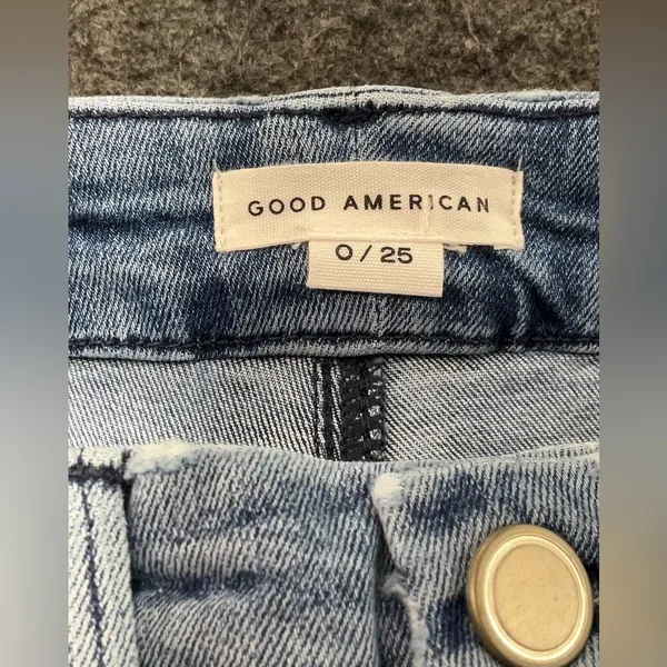 Good American new with tags xs 0 med wash straight leg jeans - Image 3