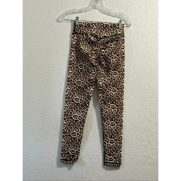 Zyia Active Leggings Size 4 Leopard Print High Rise Brilliant Scrunchy Brown - Image 3