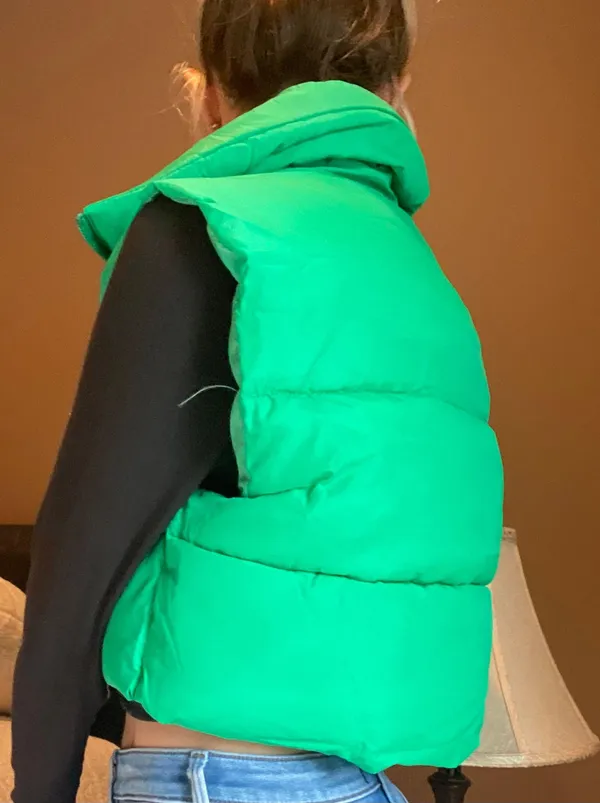 Boutique Green Cropped Puffer Vest Size Small - Image 4
