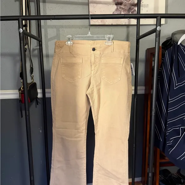 GAP Women's Straight Leg Jeans in Tan - Image 4