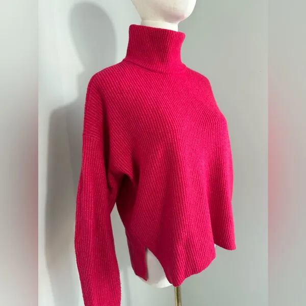Abercrombie & Fitch women’s berry turtleneck knit sweater small funnel neck - Image 2