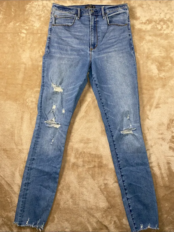 Abercrombie & Fitch Medium Blue High Waist Skinny Jeans with Frayed Hem - Image 3