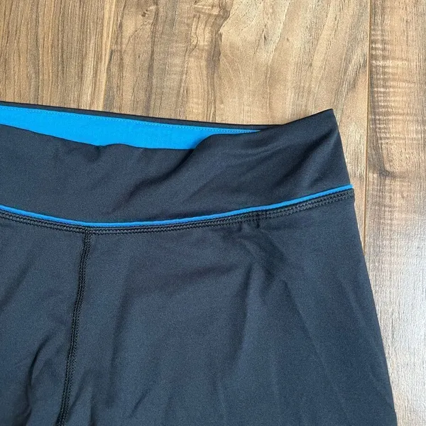 ‎Adidas medium shorts - Image 2