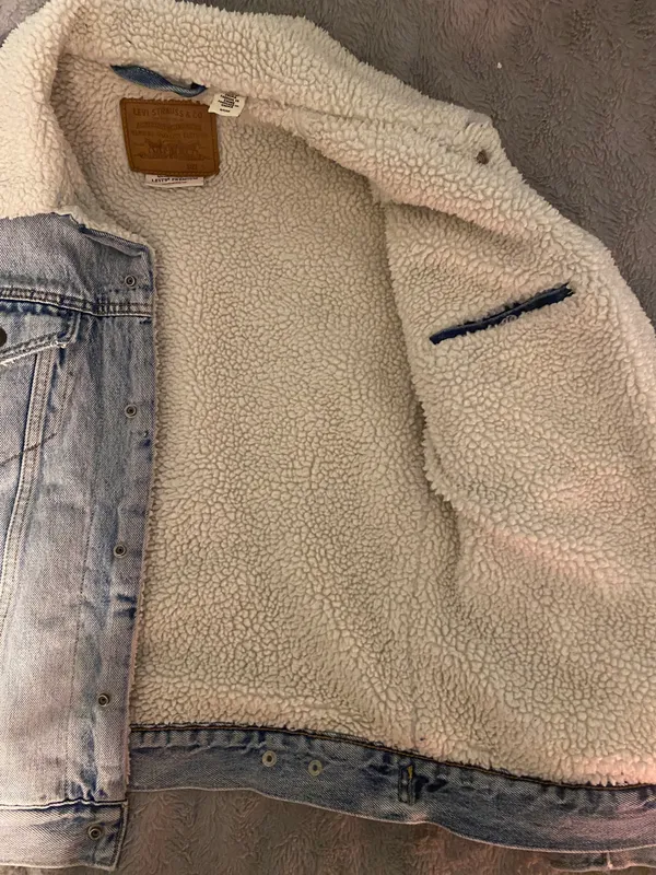 Levi's Sherpa-Lined Denim Trucker Jacket - Image 4